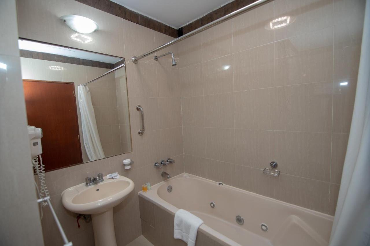 Miraflores Colon Hotel Лима Екстериор снимка