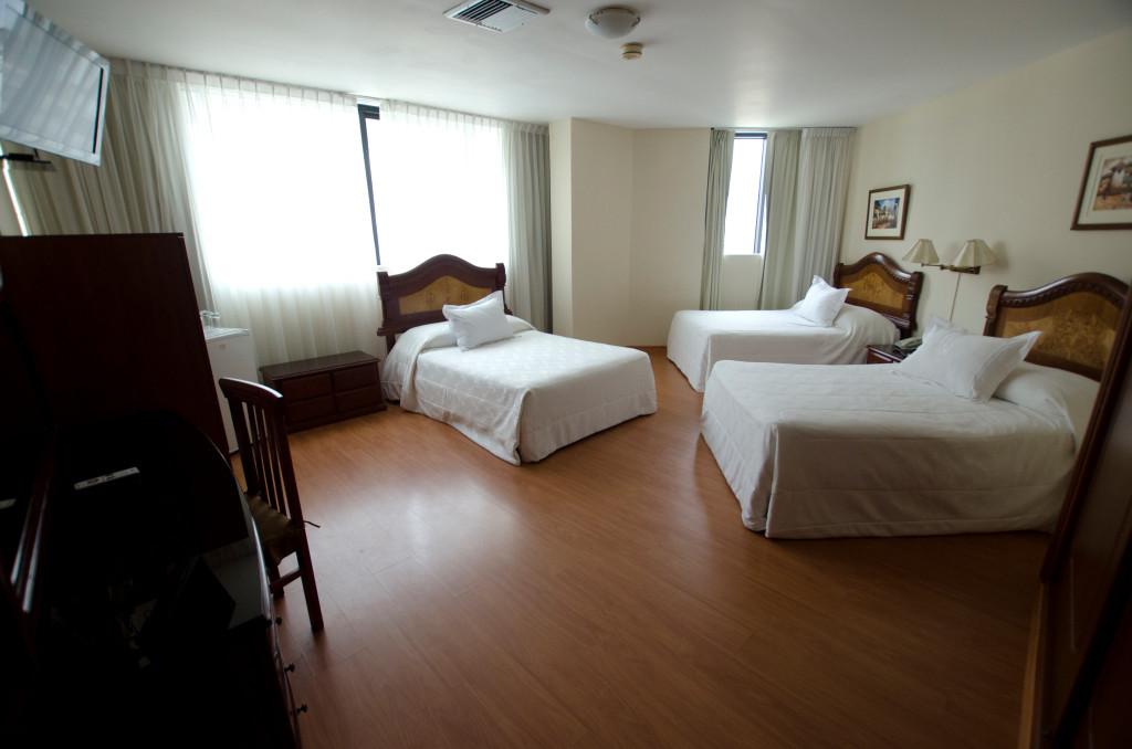 Miraflores Colon Hotel Лима Екстериор снимка