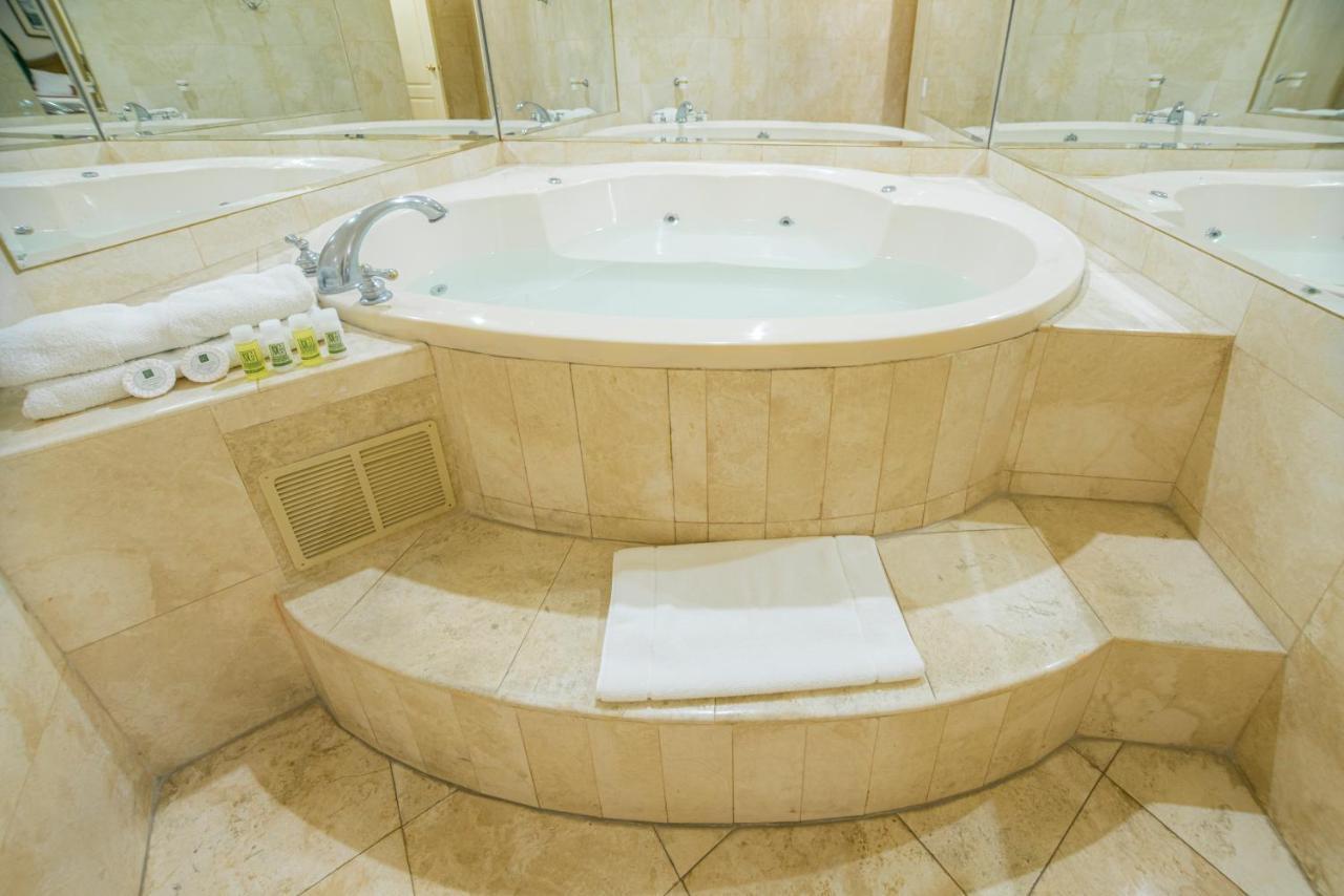 Miraflores Colon Hotel Лима Екстериор снимка