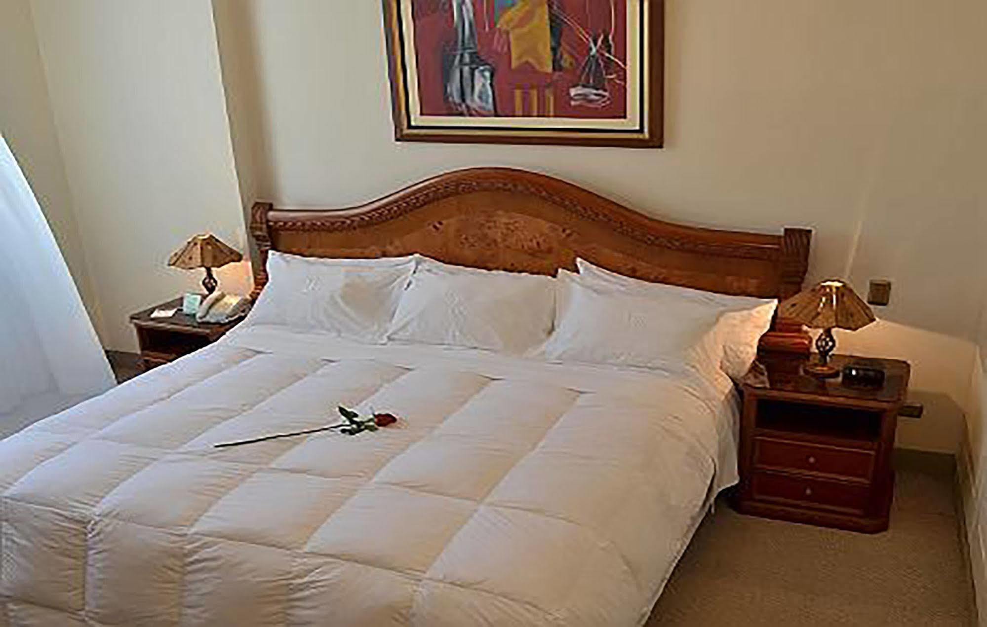 Miraflores Colon Hotel Лима Екстериор снимка