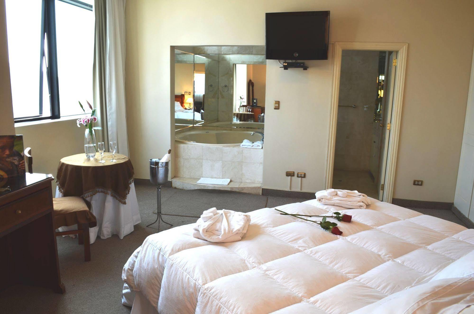 Miraflores Colon Hotel Лима Екстериор снимка